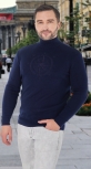 Мужской свитер с горлом-стойкой и вышивкой