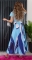 Длинное голубое платье