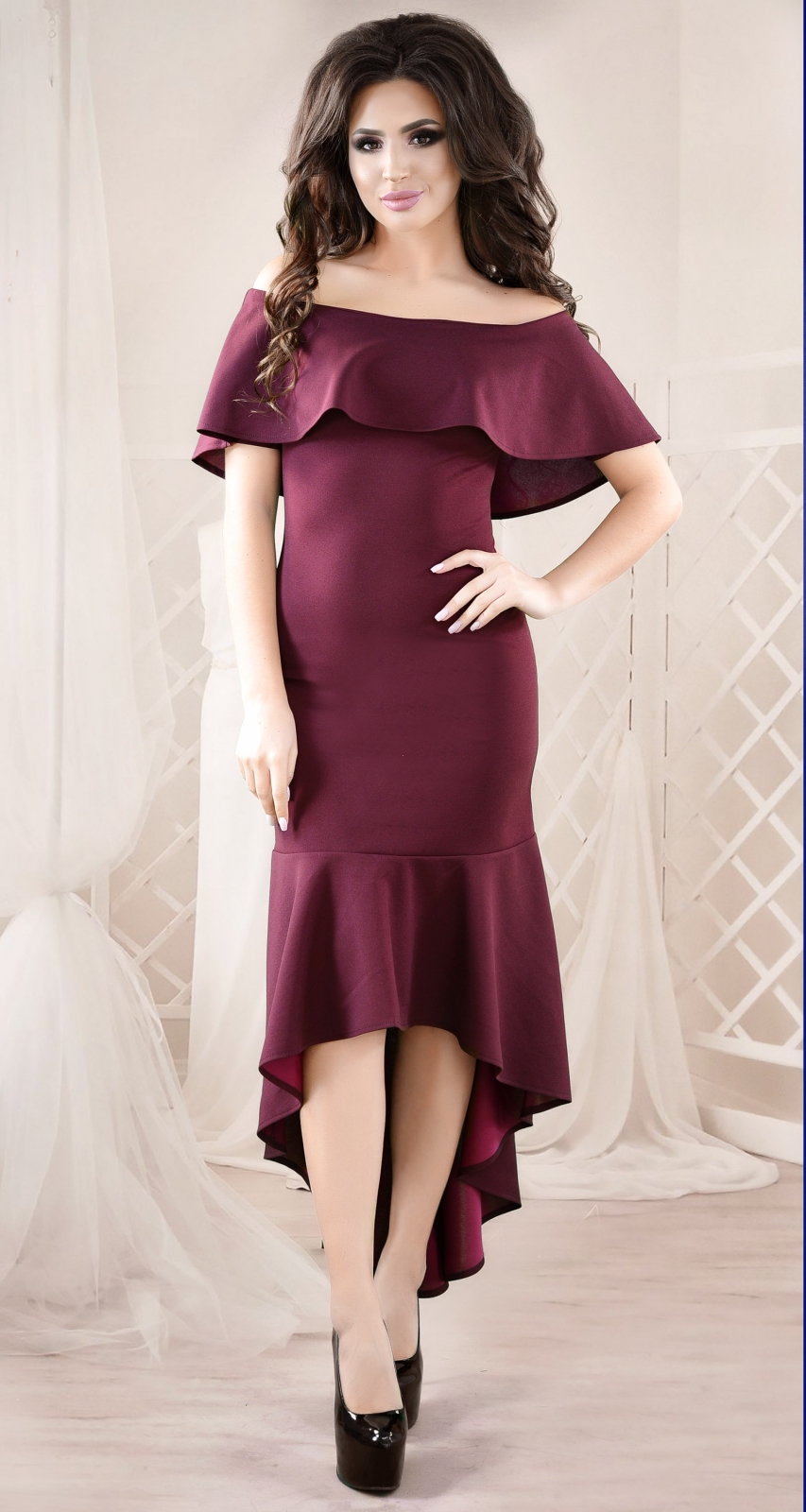Каталог платьев - Коктейльное платье цвета марсала с пышной юбкой и кружевным верхом